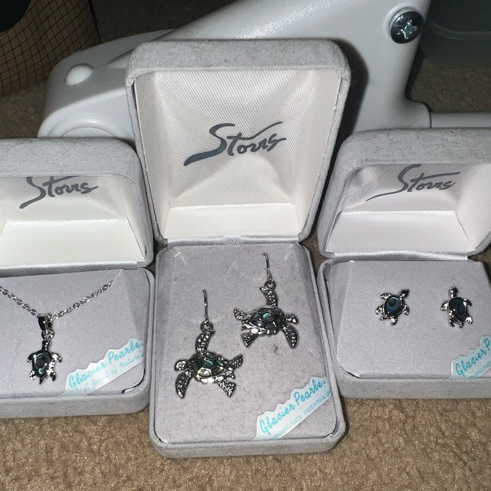 A.T Storrs glacier pearl turtle jewelry